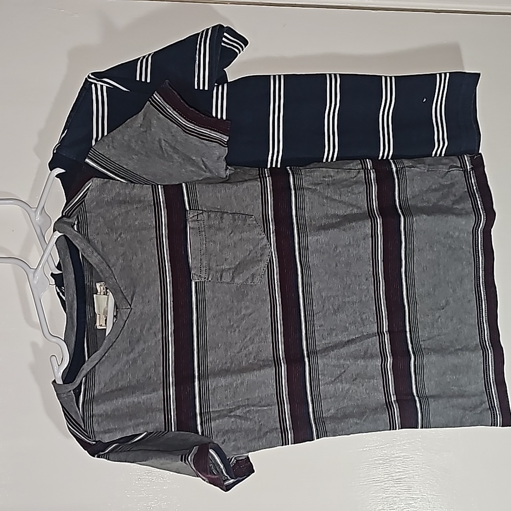 2 Boys short sleeve shirts